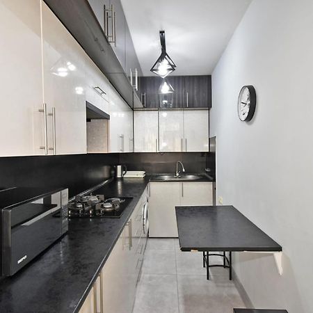 Luxury Spacious Apartment On Saryan Street.Centre Yerevan Exterior photo